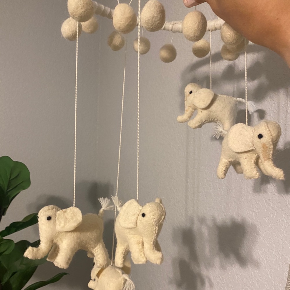 Beautiful handmade Wool Elephant Baby Mobile - Picture 5 of 9